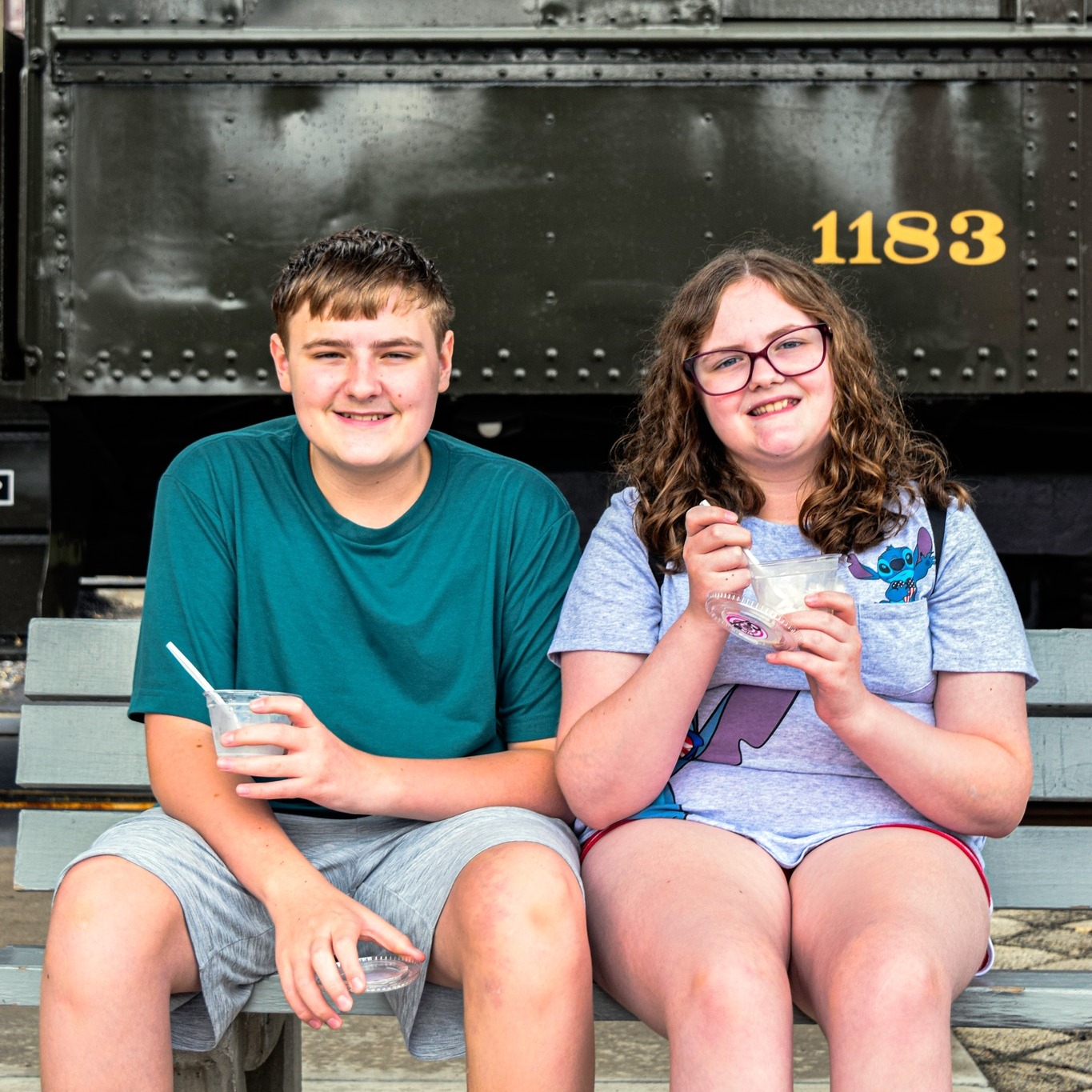 Kids enjoying ice cream special train on Everett Railroad